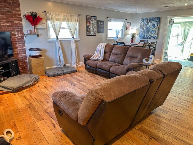 Building Photo - Charming Riverside Retreat: 3-Bedroom, 2-B...