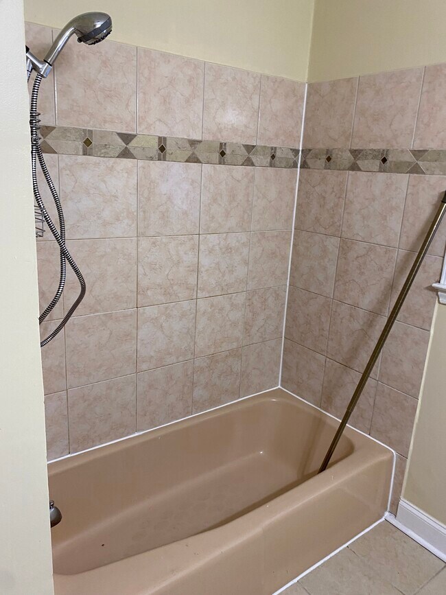 Building Photo - 717 Connor Ave