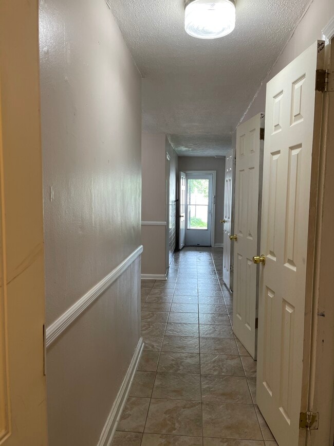 Private Entrance to studio unit - 2719 Fish Ave
