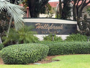 Building Photo - 400 S Hollybrook Dr