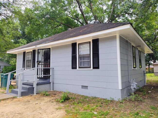 Building Photo - 3451 Sharpe Ave