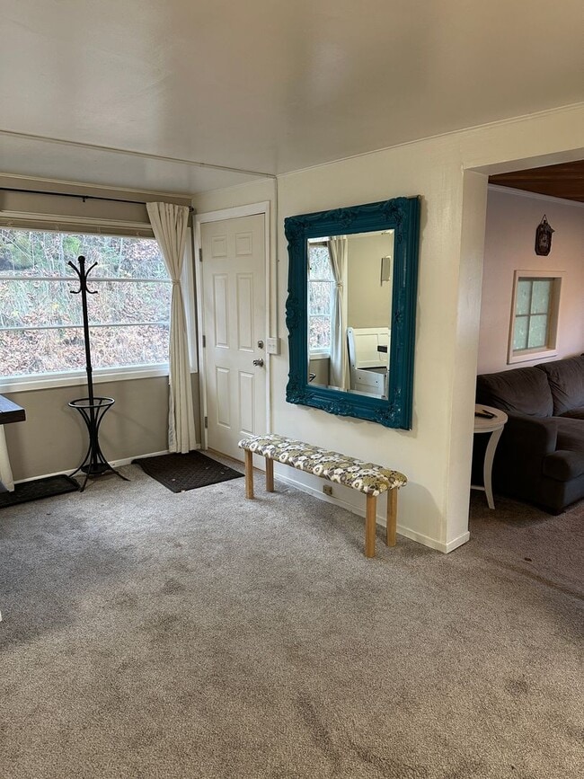 Building Photo - Furnished 2 Bed/1 Bath w/Fenced Yard & Sto...