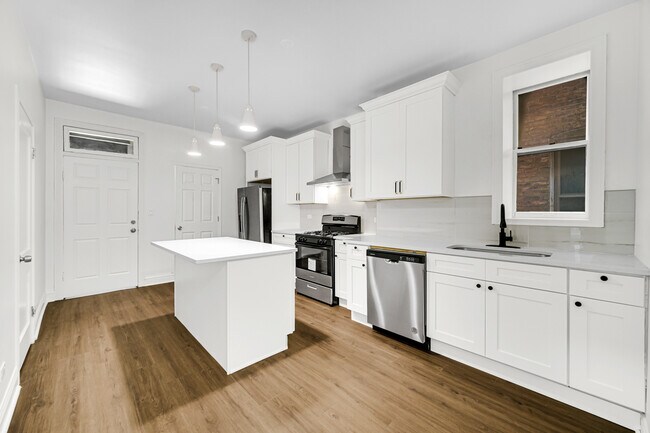 Foto del edificio - 2620 N Ridgeway Ave