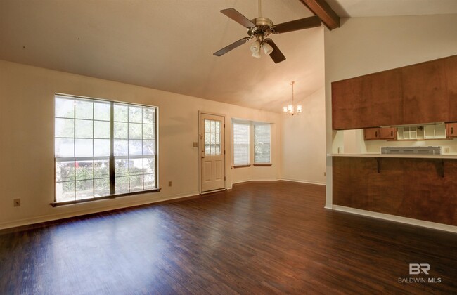 Building Photo - 659 Morphy Ave