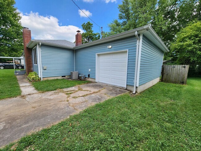 Foto del edificio - Spacious 3-Bedroom, 1-Bathroom Home AVAILABLE NOW!!