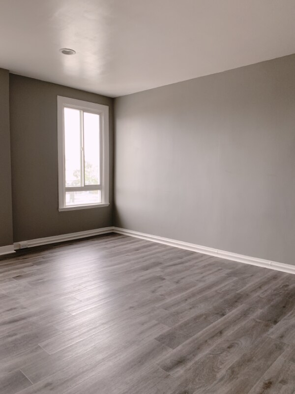 Building Photo - 1135 California Dr