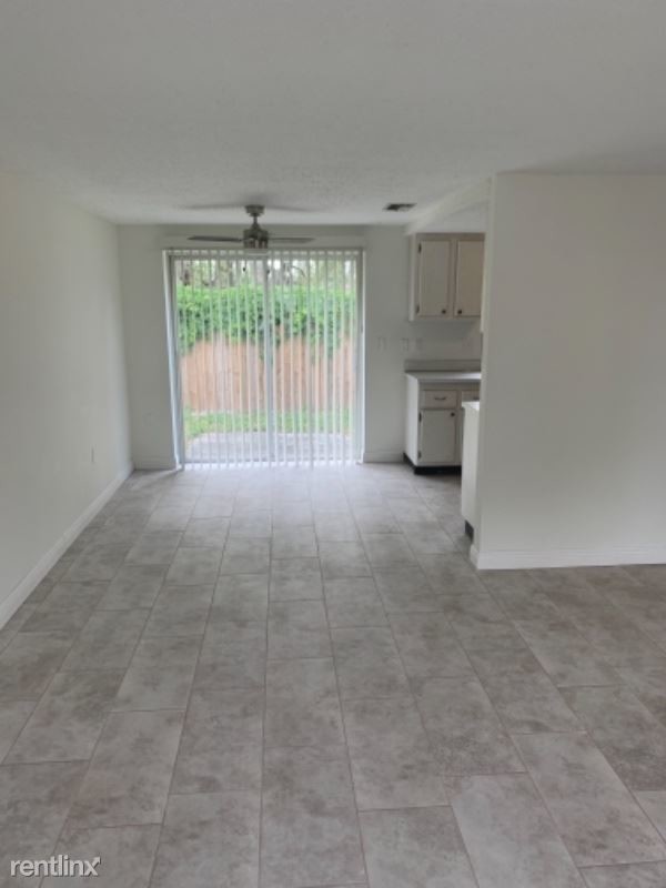 Building Photo - 2 br, 1 bath Apartment - 6915 Julia Ct
