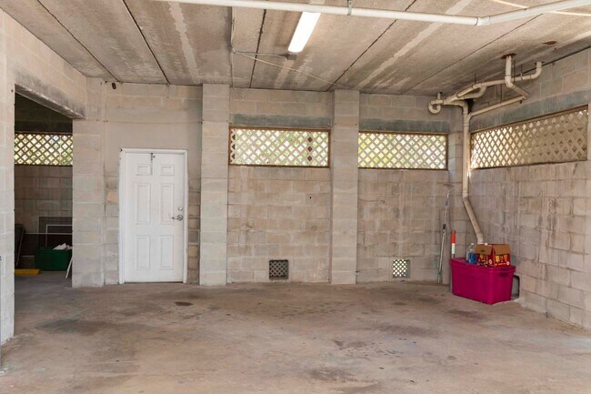 Foto del edificio - 4753 Marine Pkwy