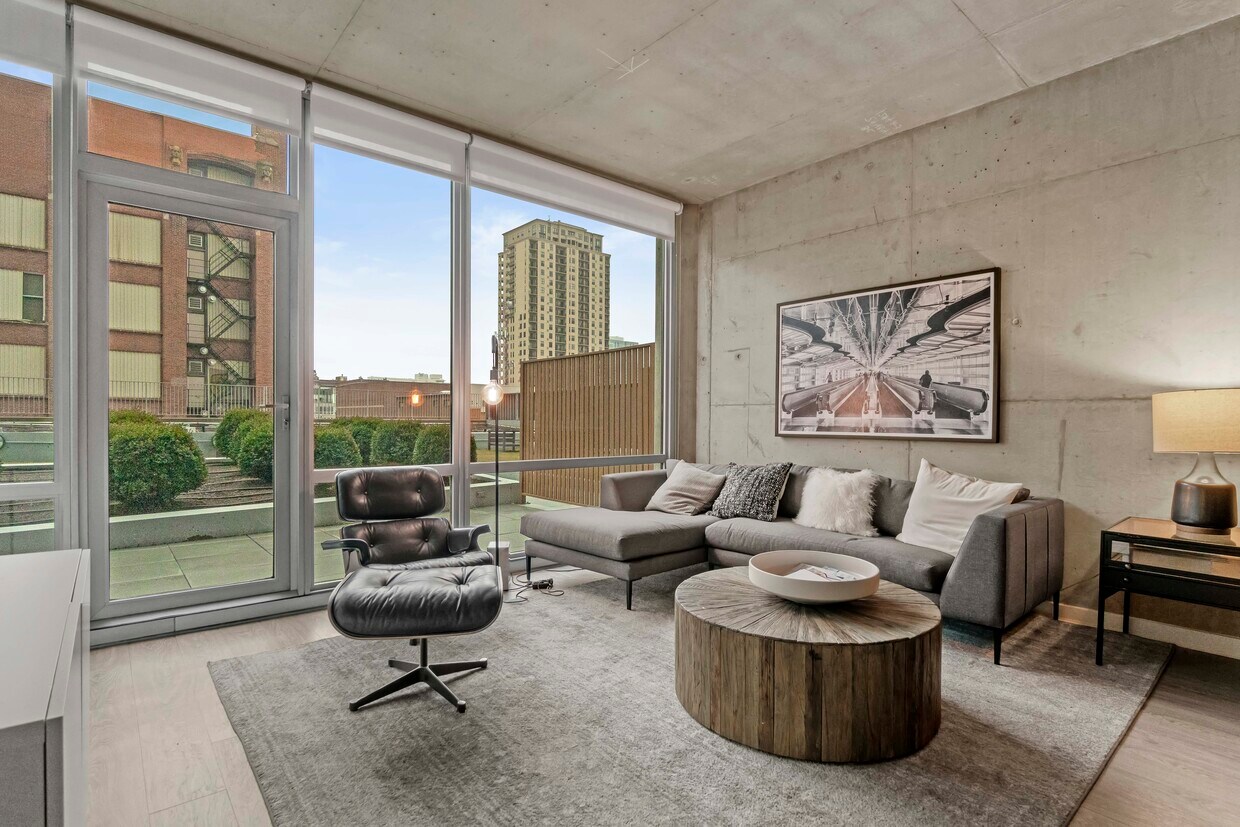 Photo - 1461 S State St (Chicago, IL)