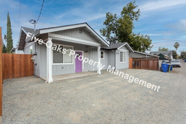 Foto del edificio - 811 1/2 Natoma St-
