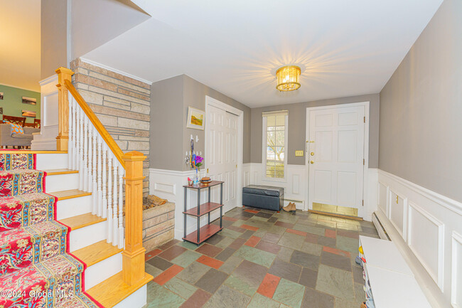 Building Photo - 8 Myton Ln
