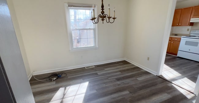 Building Photo - 4 BR / 2.5 BA Townhome in Blacksburg, Available For Fall 2026