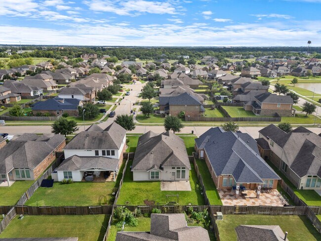 Foto del edificio - 9306 Atwood Ridge Ln
