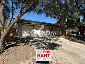 Building Photo - 6615 Cromer