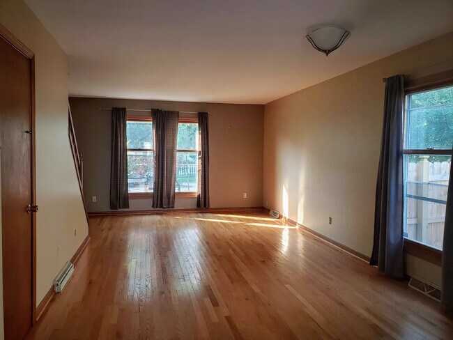 Building Photo - 317 Virginia St
