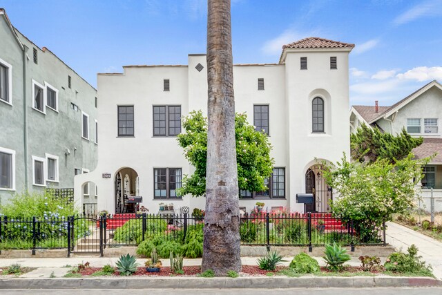 Primary Photo - 1678 S Harvard Blvd