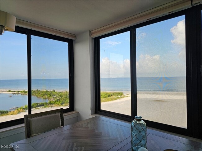 Building Photo - 6672 Estero Blvd