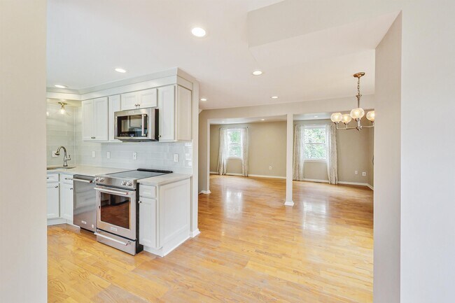 Building Photo - 9075 Loreleigh Way