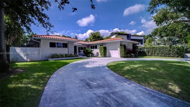Building Photo - 54 Bay Heights Dr