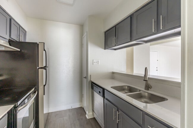Building Photo - Pelham Apartments