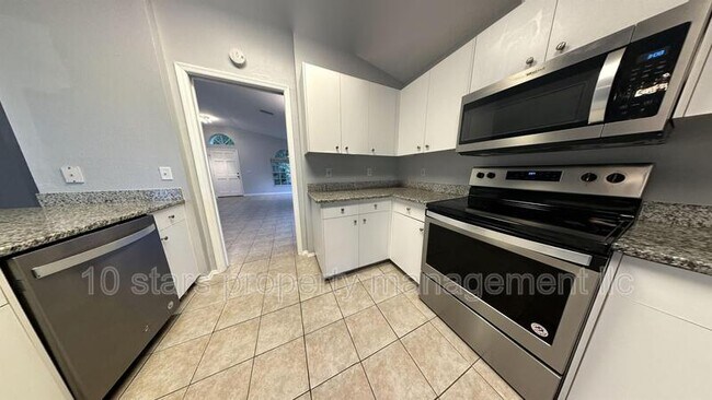 Building Photo - 4768 Ridgemoor Cir