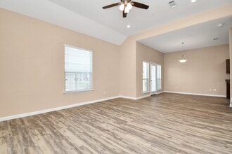 Building Photo - 2203 Bermuda Palms Dr