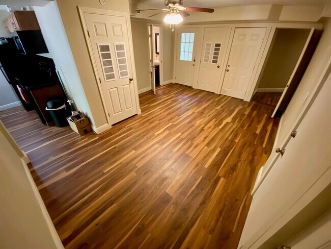 Foto del edificio - 3711 Vineland Dr