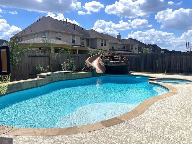 Foto del edificio - 12714 Fall Lott Dr