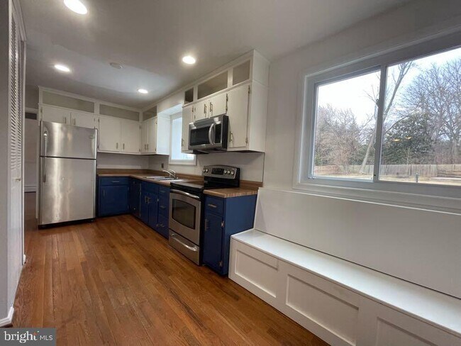 Foto del edificio - 10911 Chandler Rd