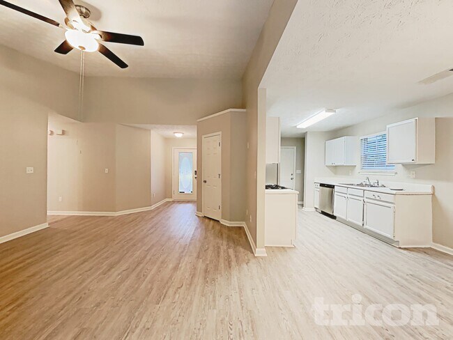 Foto del edificio - 8583 Misty Creek Cir