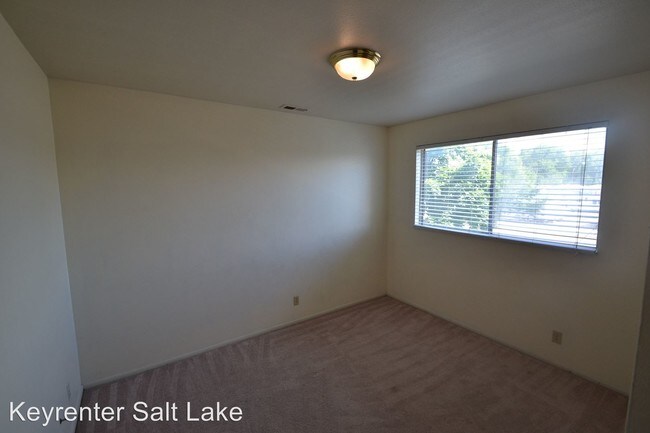 Building Photo - 3 br, 2 bath House - 233 E Hill Avenue #3