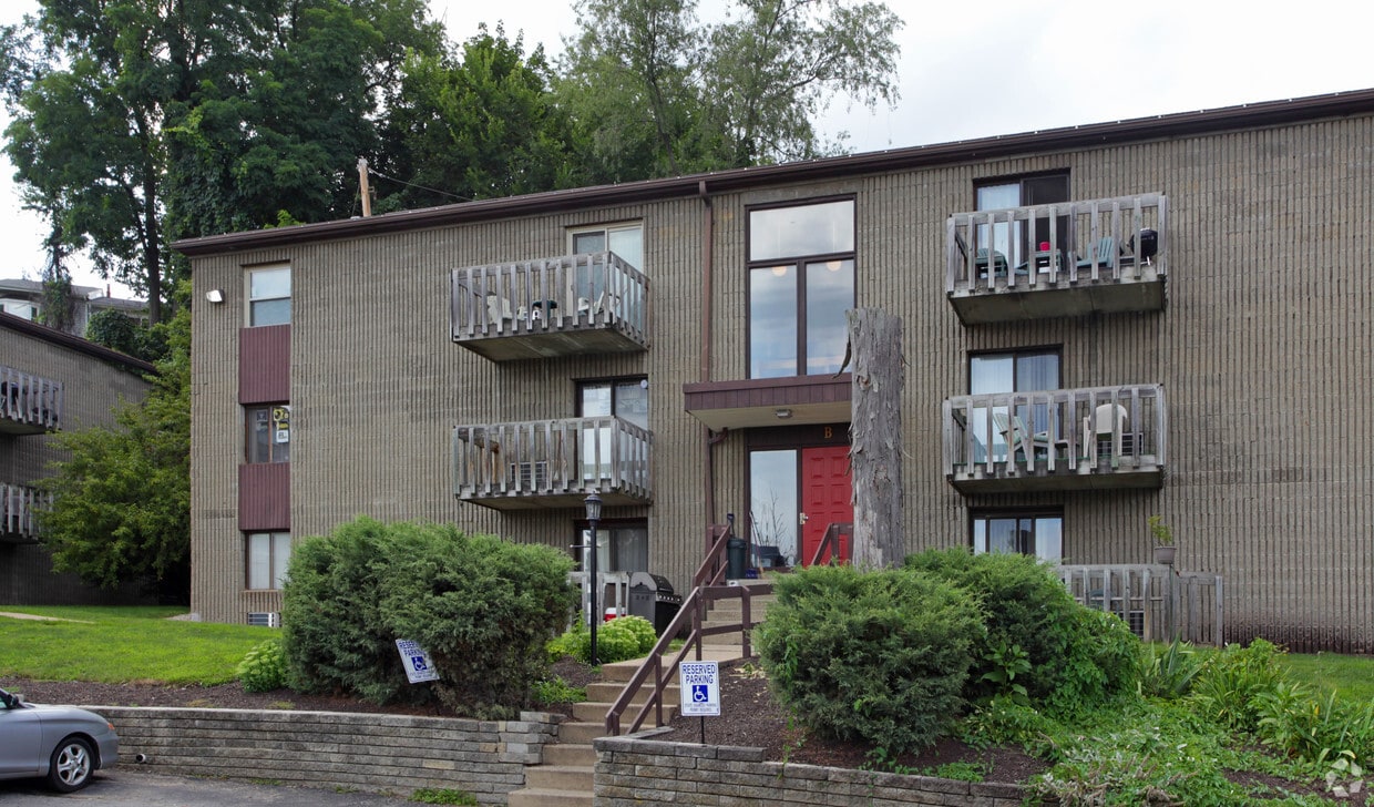 300 Cubbage St, Carnegie, PA 15106 Apartments in Carnegie, PA