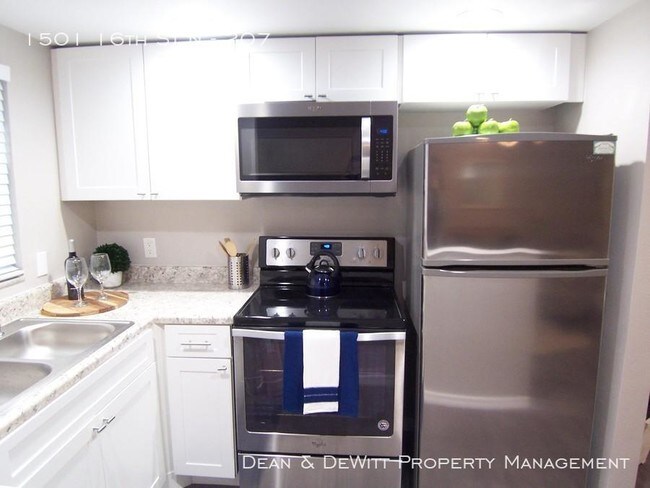 Foto del edificio - 1 bedroom in St Petersburg FL 33704