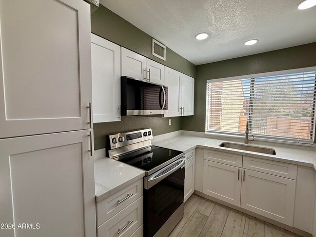 Building Photo - 1632 N El Camino