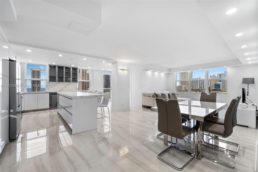 Foto principal - 230 174th St