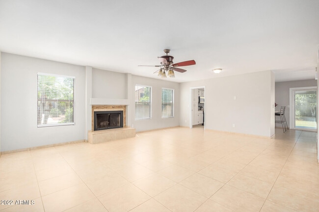 Building Photo - 3919 E Marconi Ave