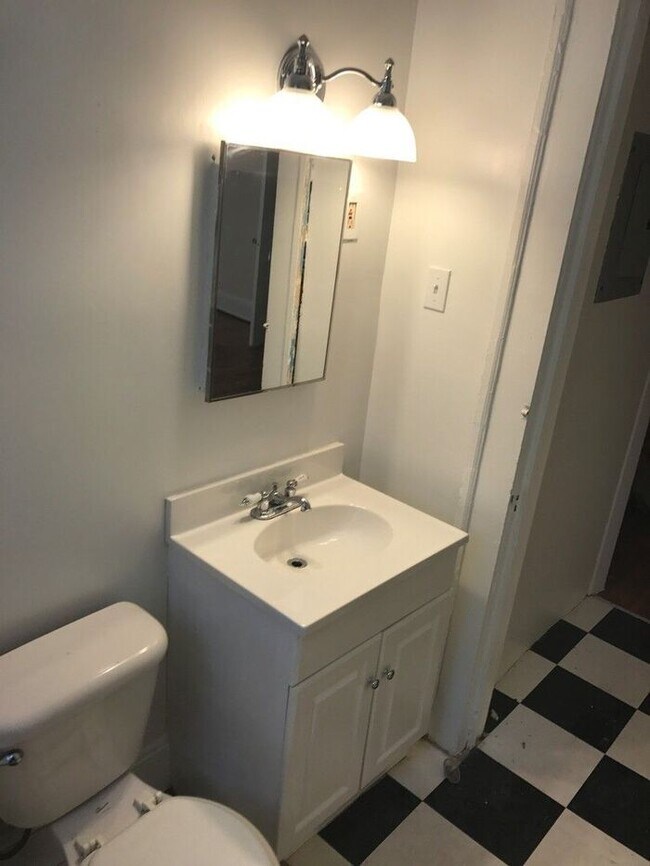 Foto del edificio - In Town Living With A Secluded Feel!