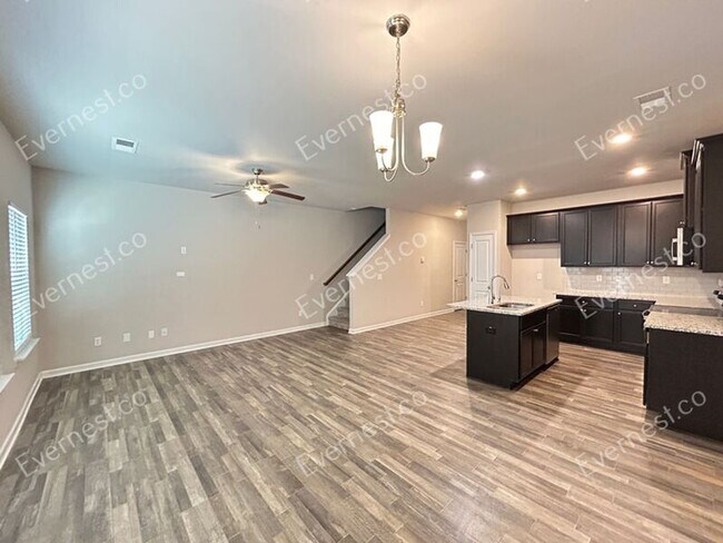 Foto del edificio - 4918 Lower Elm St