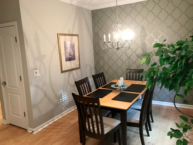 Foto del edificio - 1151 Village Ct SE