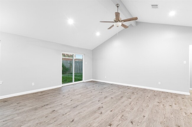 Foto del edificio - 10922 Village Trail Dr