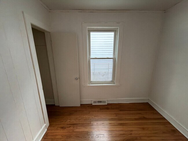 Foto del edificio - 8329 S Kingston Ave