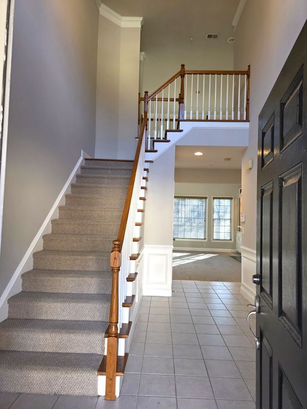 Foto del edificio - 617 Maple Grove Way