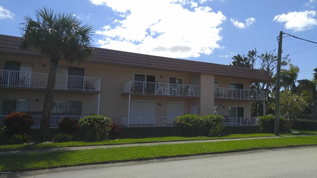 Foto del edificio - 8000 Ridgewood Ave