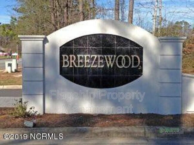 Foto del edificio - 116 Breezewood Dr