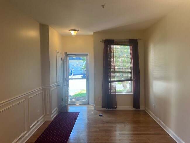Building Photo - Carriage Style Townhome Now Available in W...