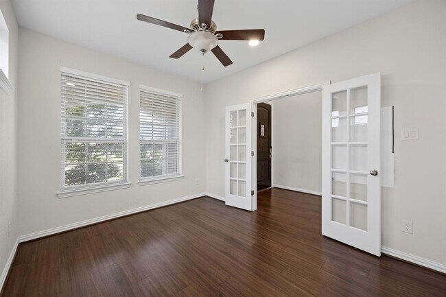 Foto del edificio - 2608 Hudson Ln