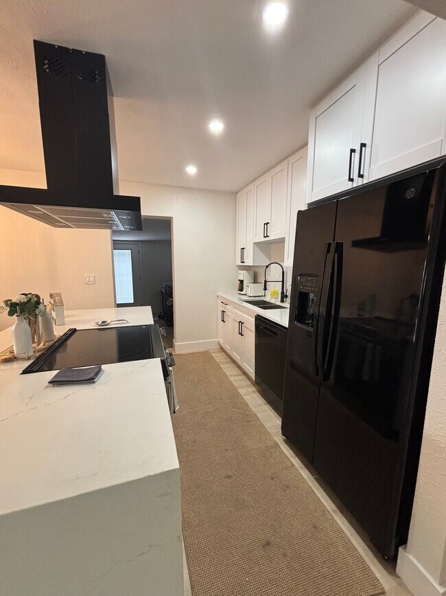 Foto del edificio - 8003 Somerset Ln