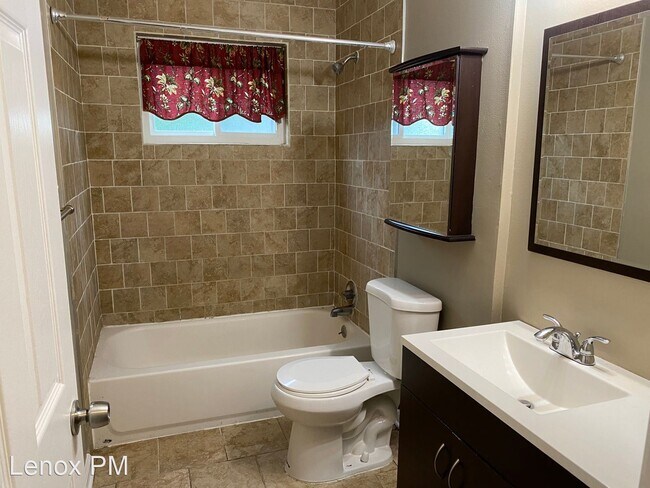 Building Photo - 3 br, 1 bath House - 8455 Helen