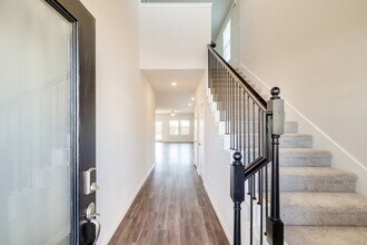 Building Photo - 4816 Hunter Hurst Dr