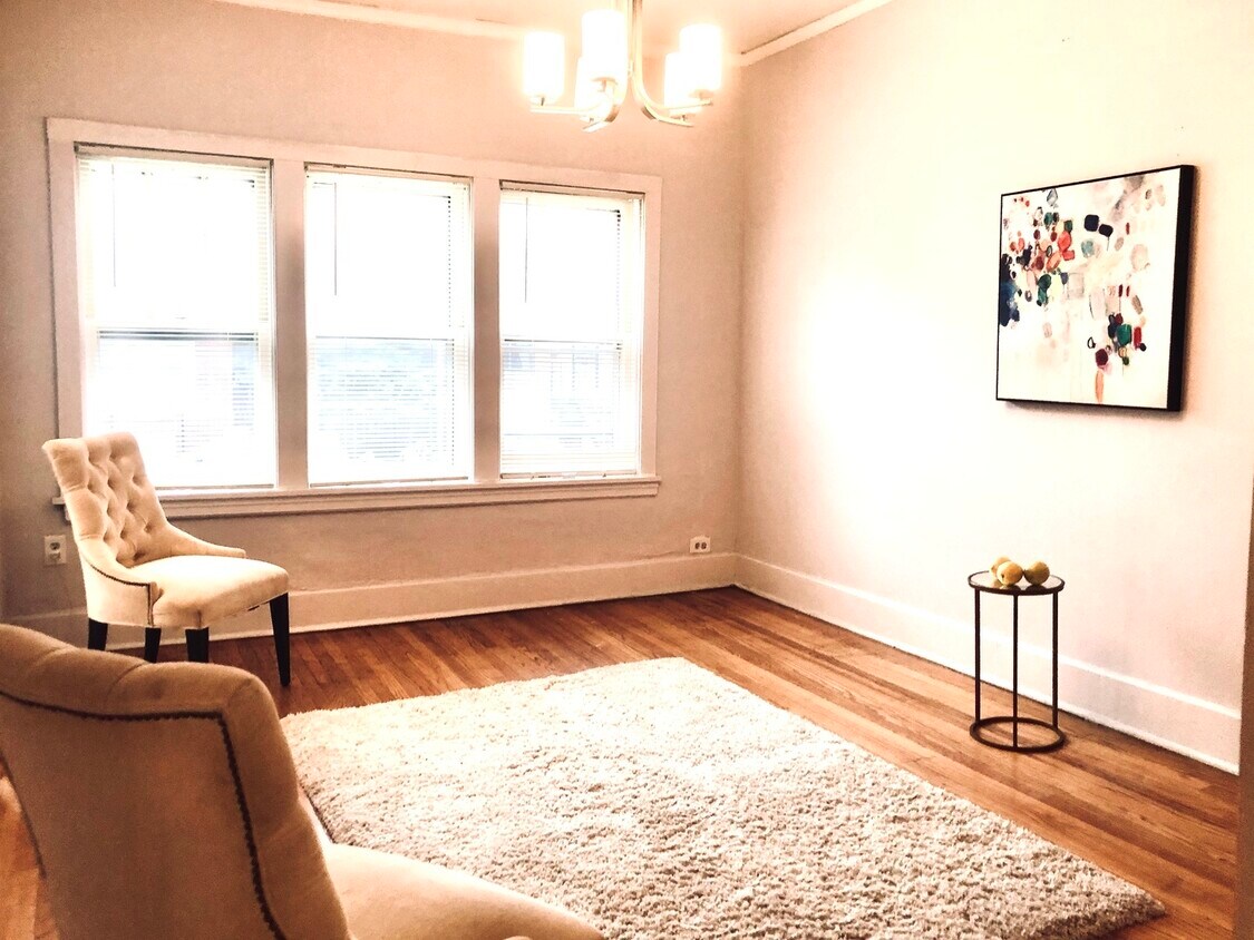 Primary Photo - 2318 W 24th Pl